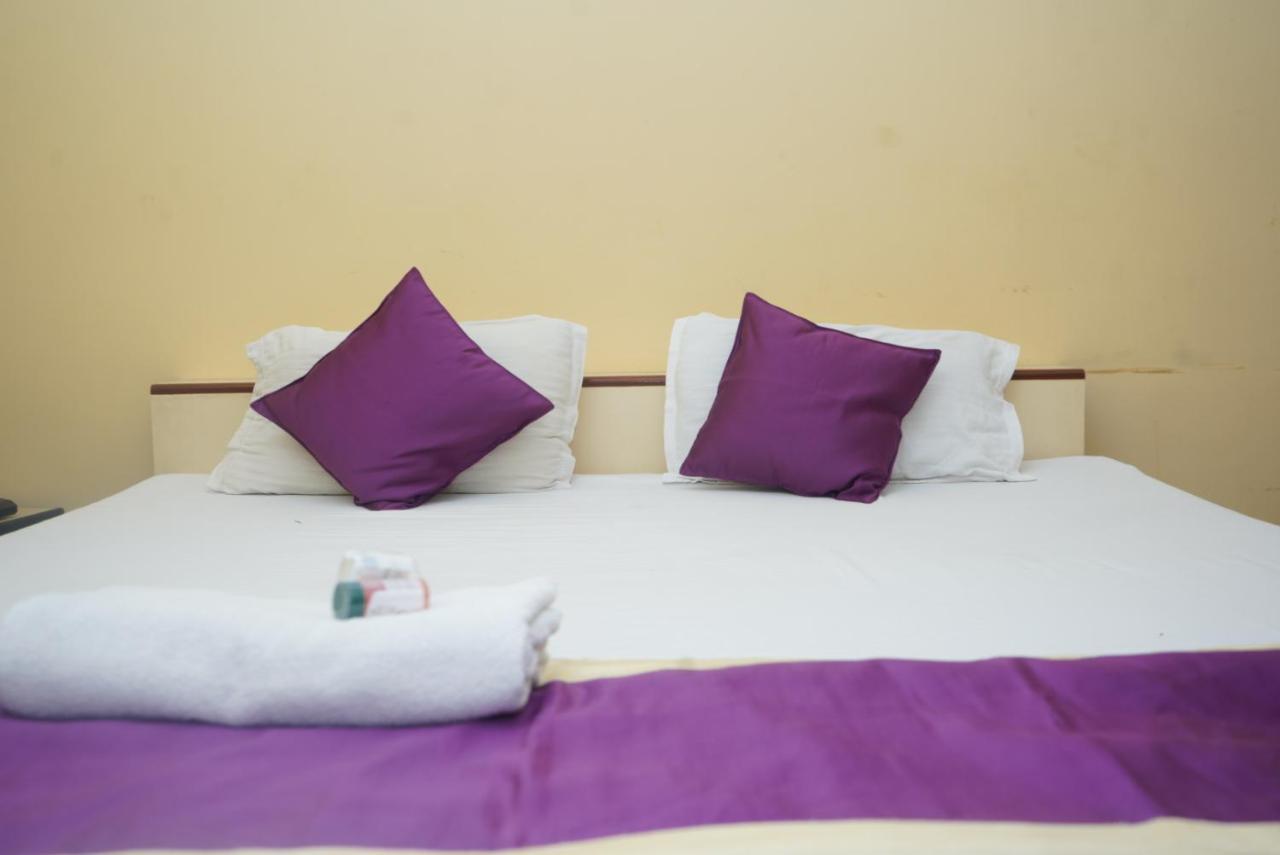 Hotel Nirmal Palace Kānpur Exterior photo